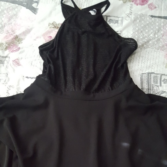 Dresses - Picture 3 of 6